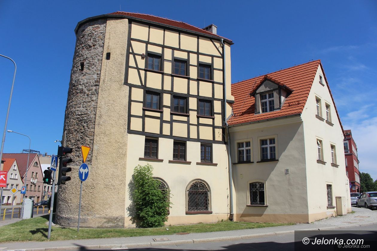 Jelenia Góra: Trwa remont baszty