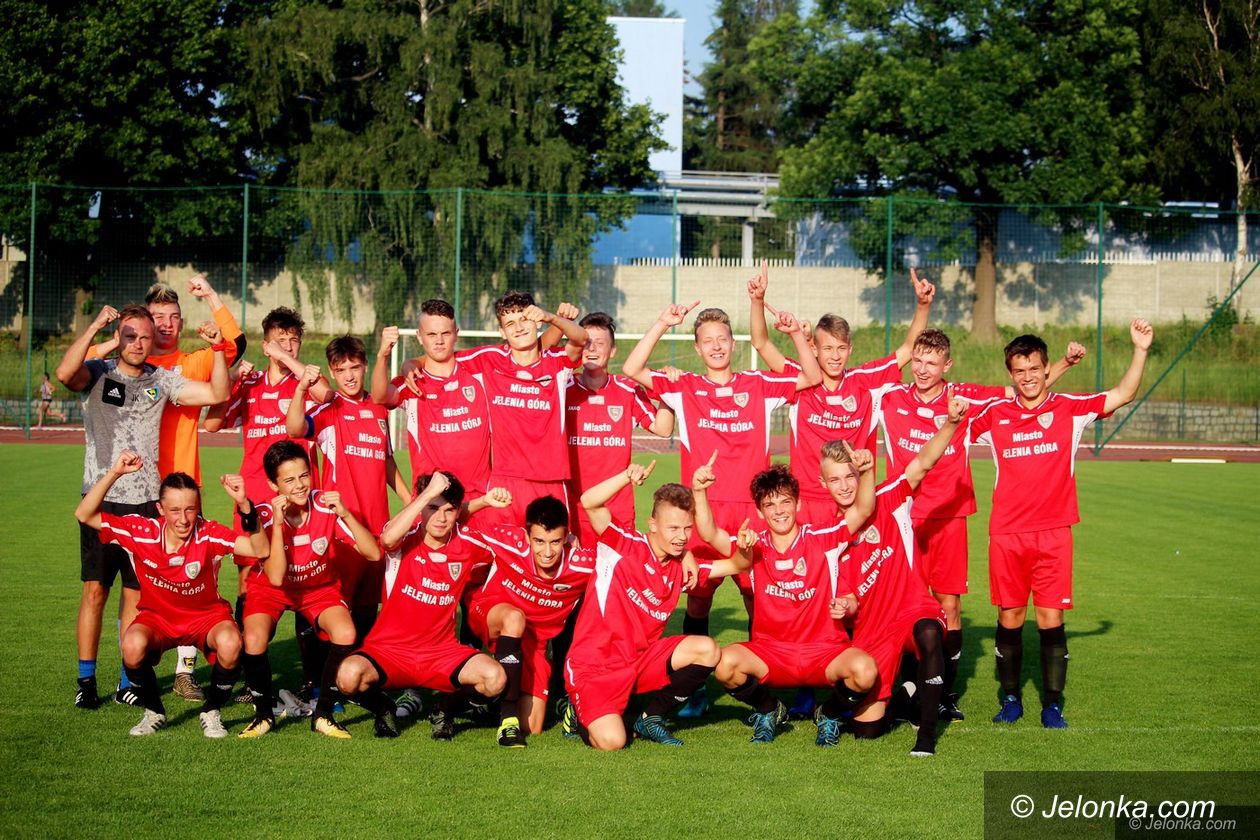 Jelenia Góra: Awans juniorów młodszych!