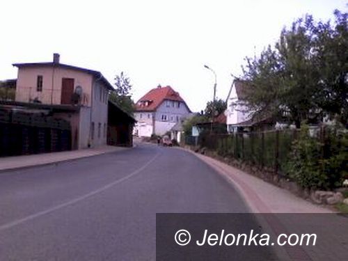 Podgórzyn: Szopa na… chodniku