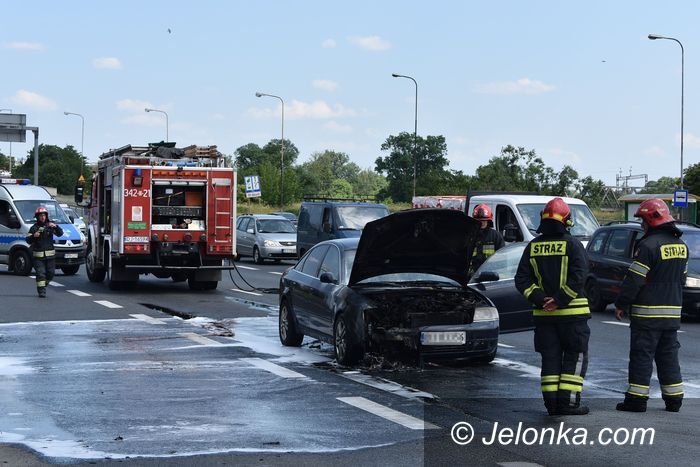Jelenia Góra: Pożar audi na Jana Pawła II w Jeleniej Górze