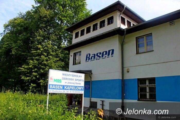 Jelenia Góra: Basen miejski otwarty