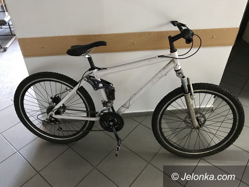 Jelenia Góra: Policjanci poszukują właścicieli przedmiotów ze zdjęć