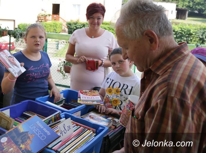 Janowice Wielkie: Kiermasz książek na wakacyjne wycieczki