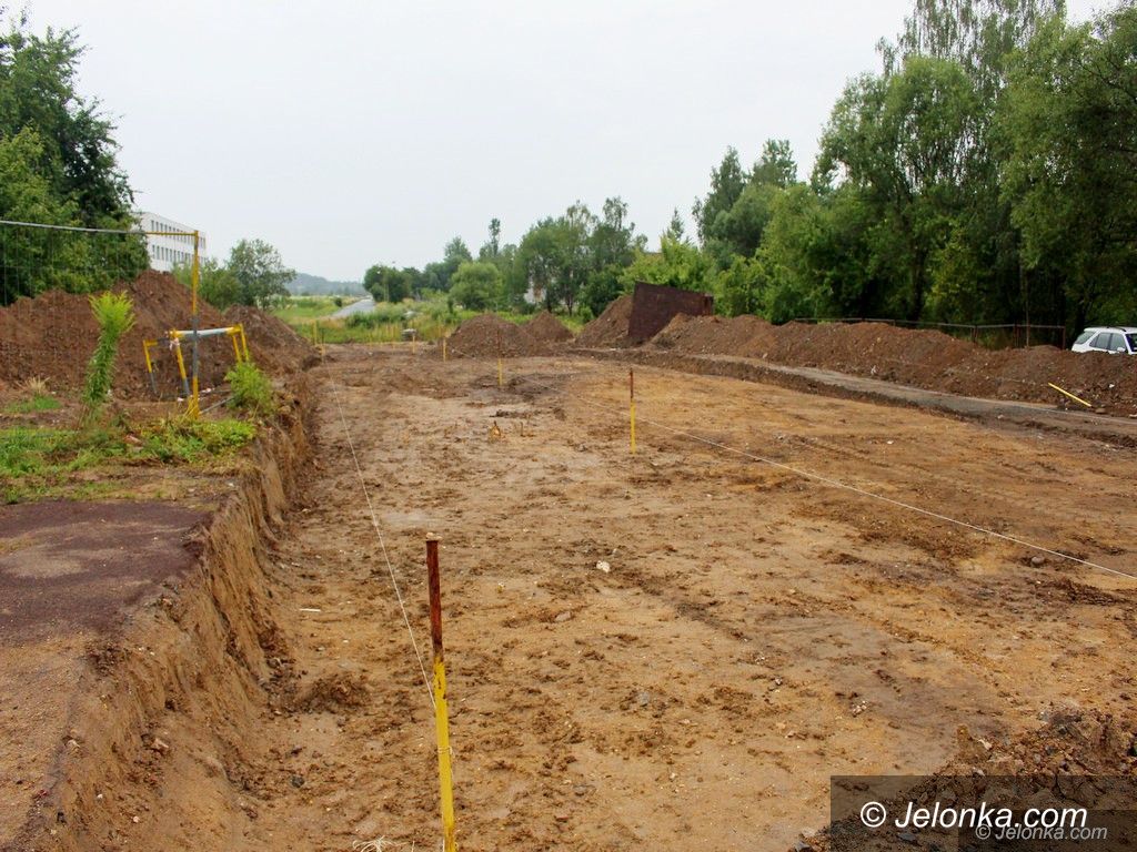Jelenia Góra: Budują drogę do Urzędu Skarbowego