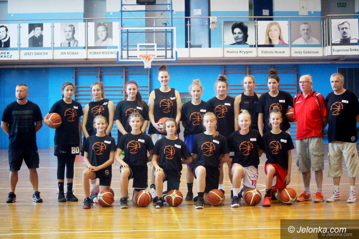 Jelenia Góra: Nowe koszykarki w Karkonoszach