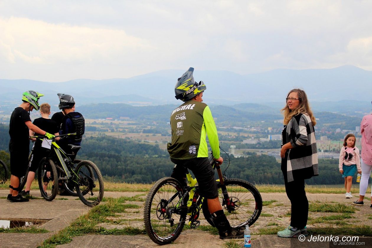 Jeżów Sudecki: Downhill z Szybowcowej