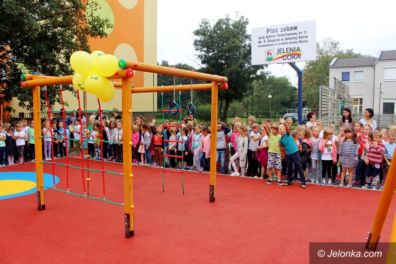 Jelenia Góra: Nowy plac zabaw (nie tylko) dla Jedenastki