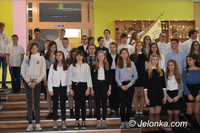 Jelenia Góra: Hymn na 900 głosów