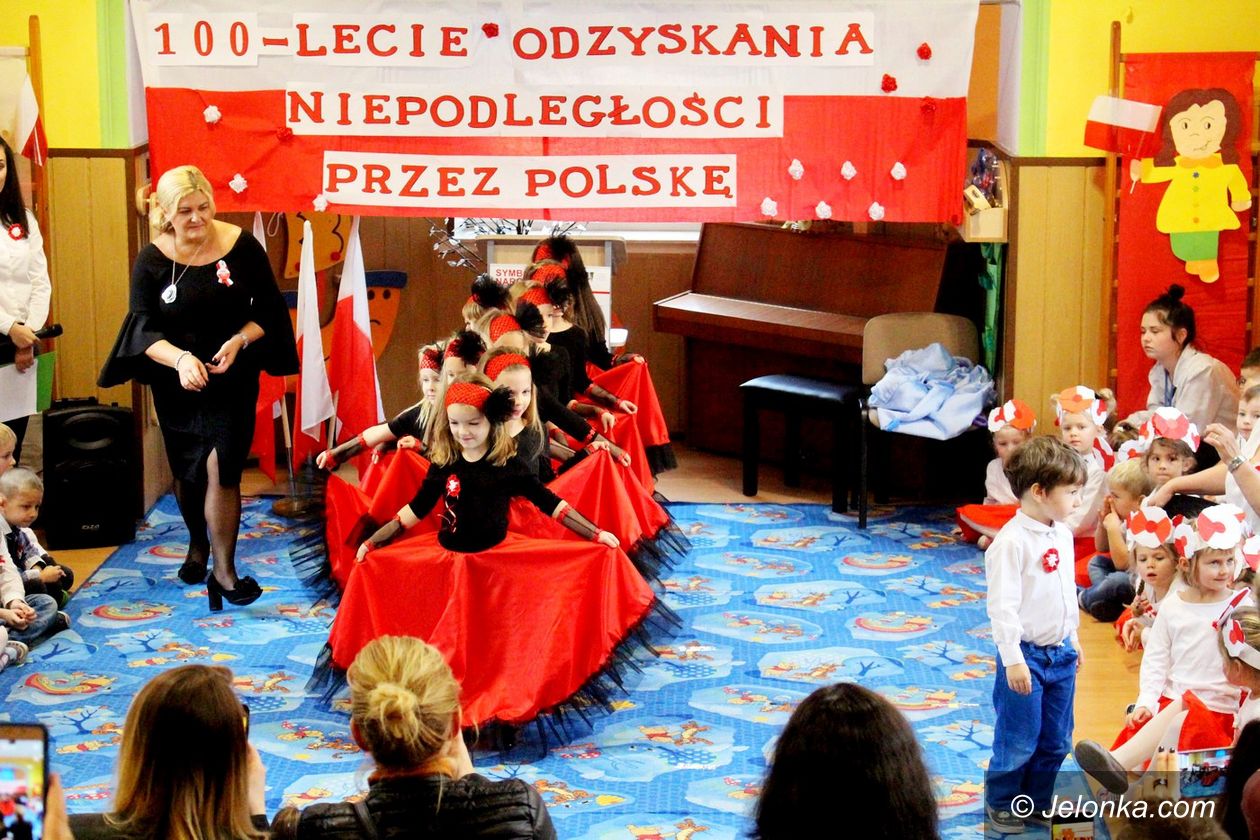 Jelenia Góra: Patriotycznie z kapsułą czasu w przedszkolu...