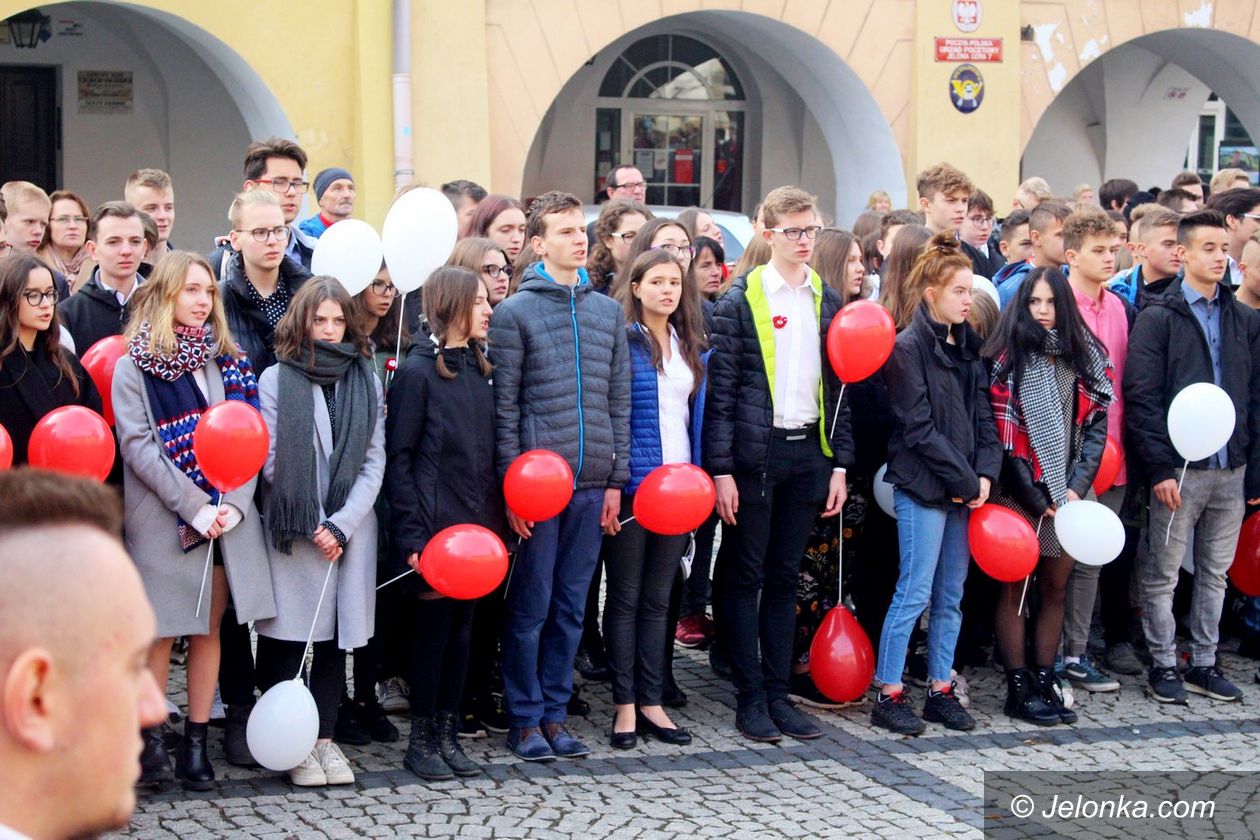 Jelenia Góra: Łańcuch niepodległości
