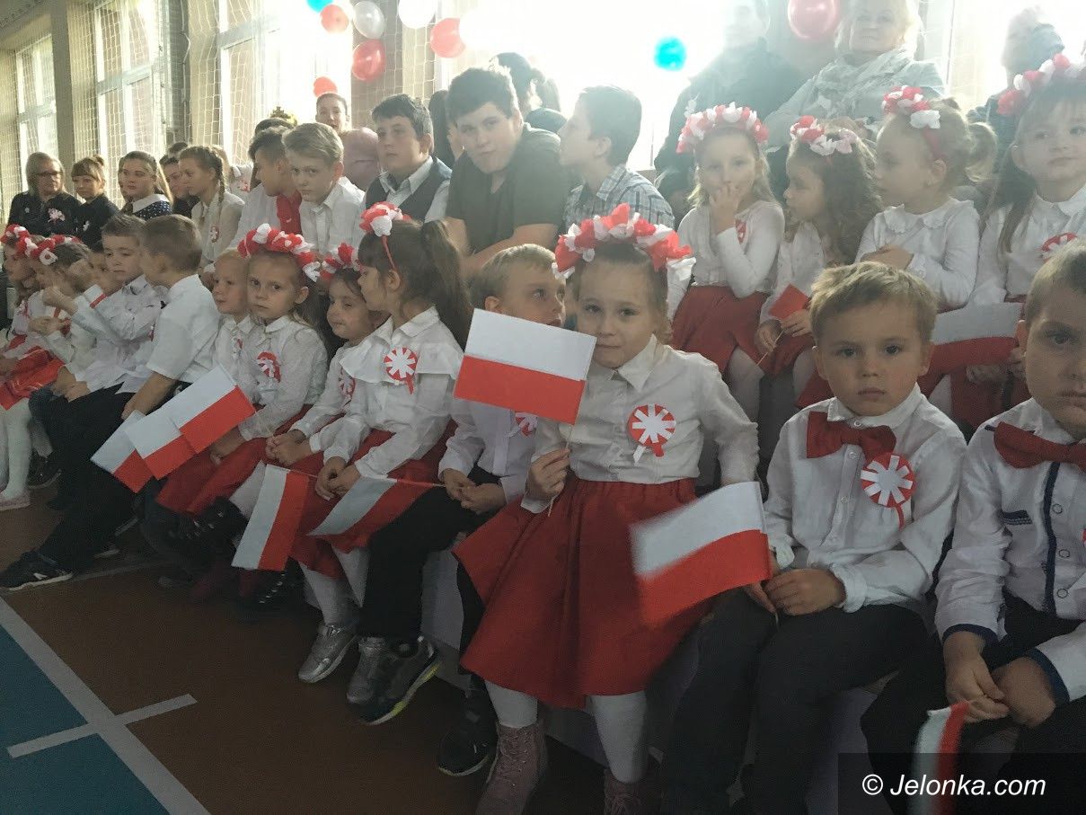 Mirsk: Mirsk artystycznie uczcił 100 lat niepodległości