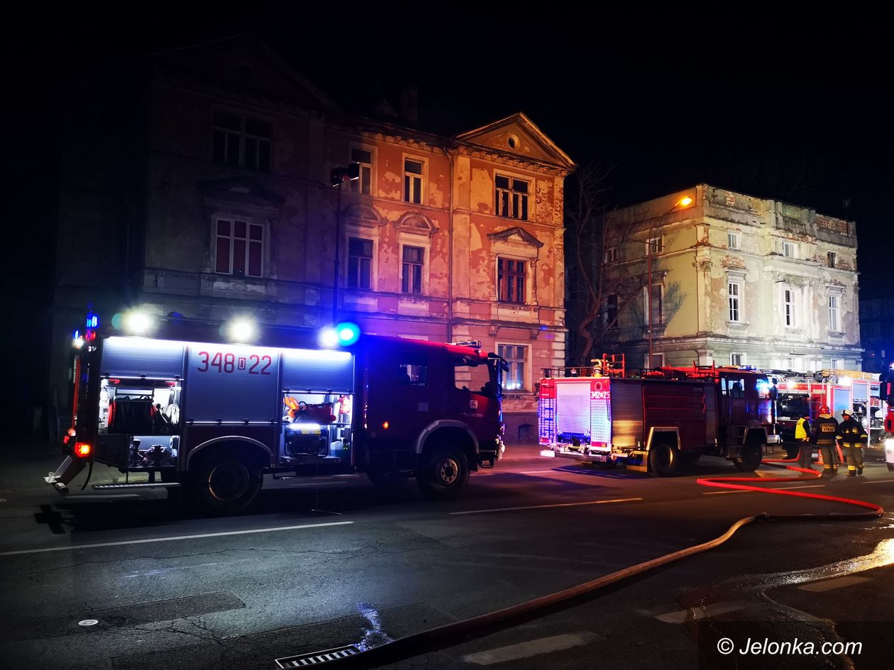 Jelenia Góra: Nocny pożar poddasza