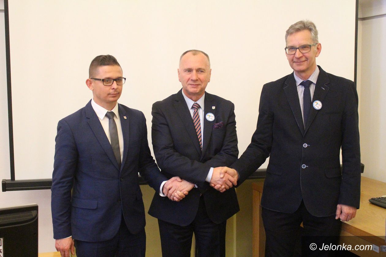 Jelenia Góra: Prezydent Jerzy Łużniak przedstawił swoich zastępców