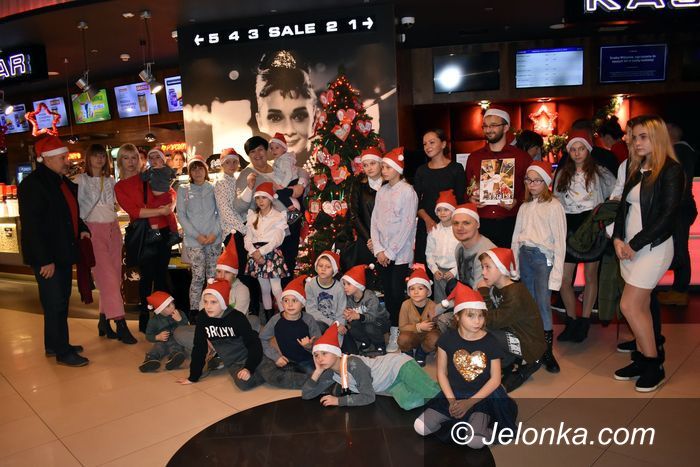 Jelenia Góra: Idź do kina, bądź Mikołajem