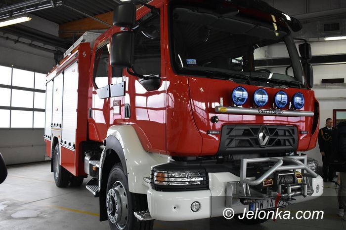 Jelenia Góra: Nowoczesny wóz dla strażaków z PSP