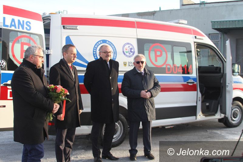 Jelenia Góra: Nowoczesna karetka w świątecznym prezencie