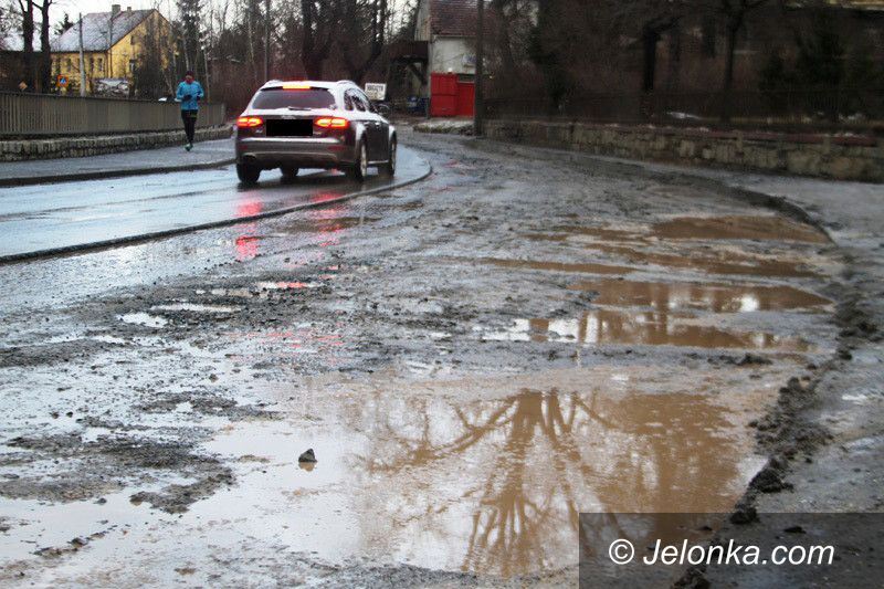 Jelenia Góra: Tor przeszkód na ulicy