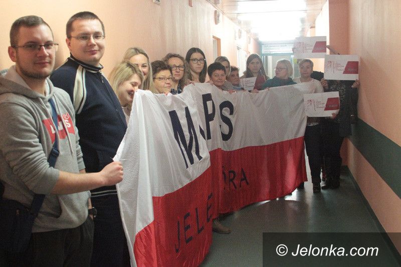 Jelenia Góra: Pomoc społeczna wykrwawia się
