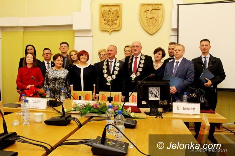 Jelenia Góra: Radni chcą kasy za nieobecności?