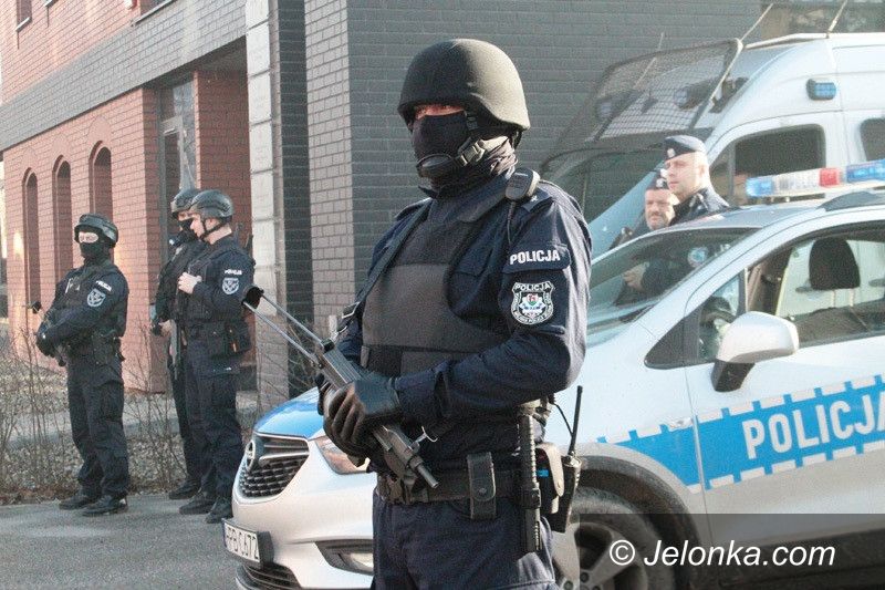 Jelenia Góra: Akcja przy sądzie