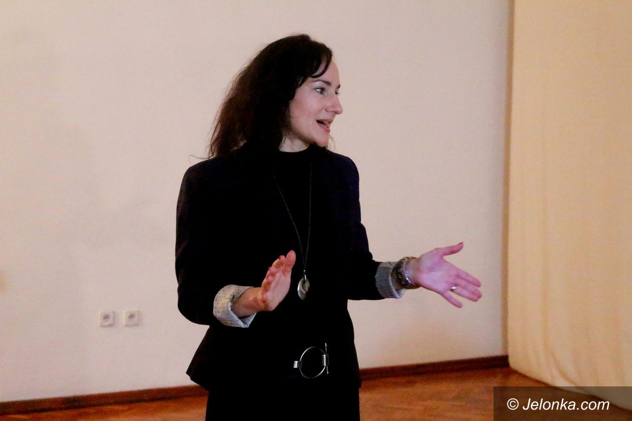 Jelenia Góra: "Oni" o podziałach w społeczeństwie