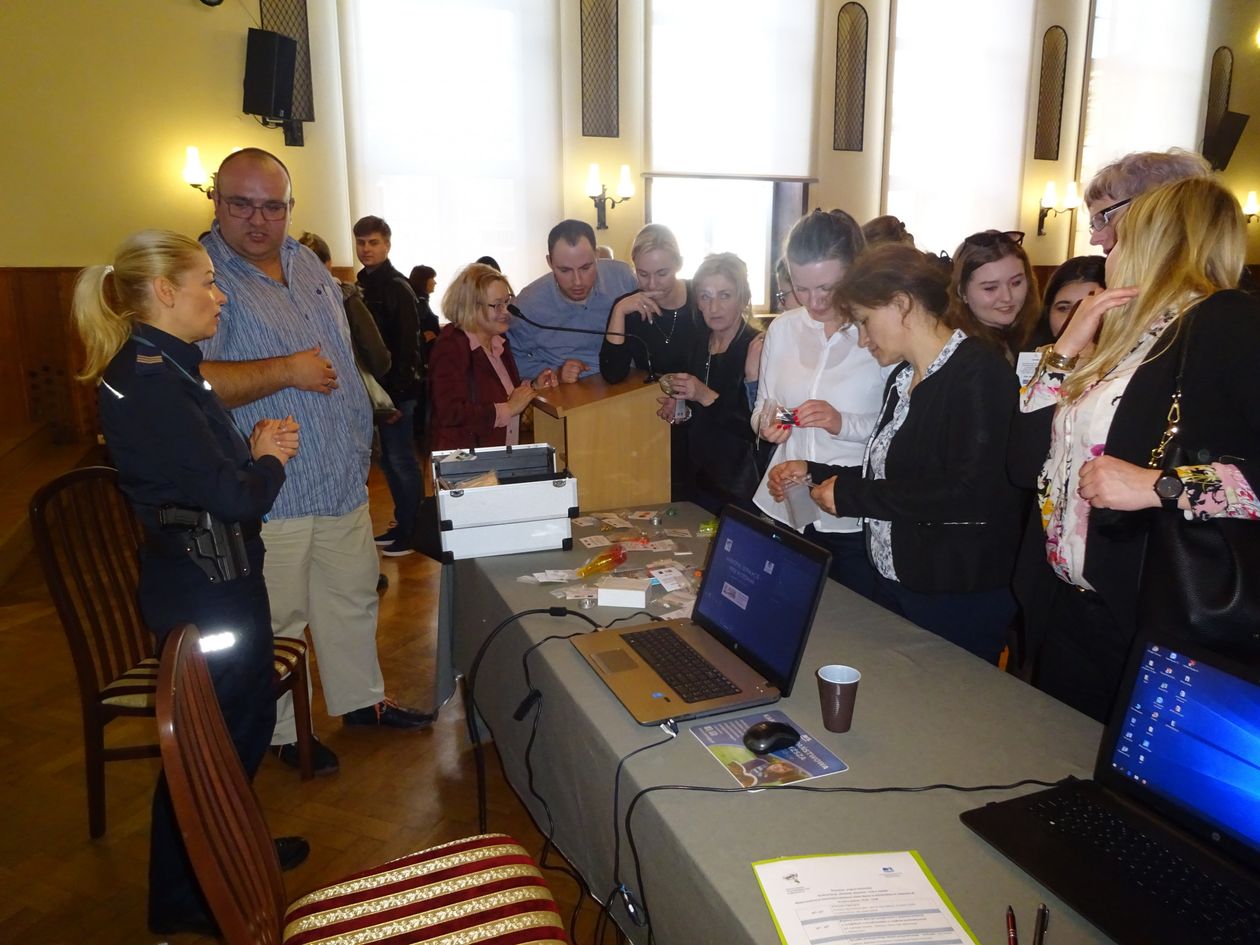 Jelenia Góra: Konferencja: przeciw środkom odurzającym