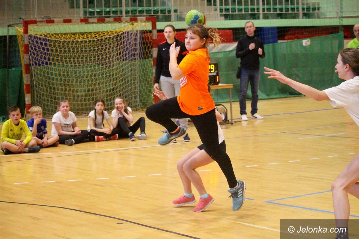 Jelenia Góra: Szczypiornistki SP 11 wygrały