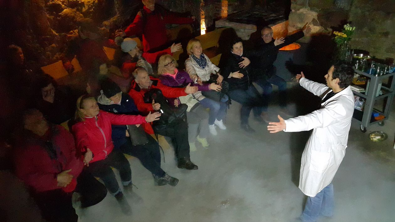 Jelenia Góra: Przewodnicy sudeccy u szalonego naukowca