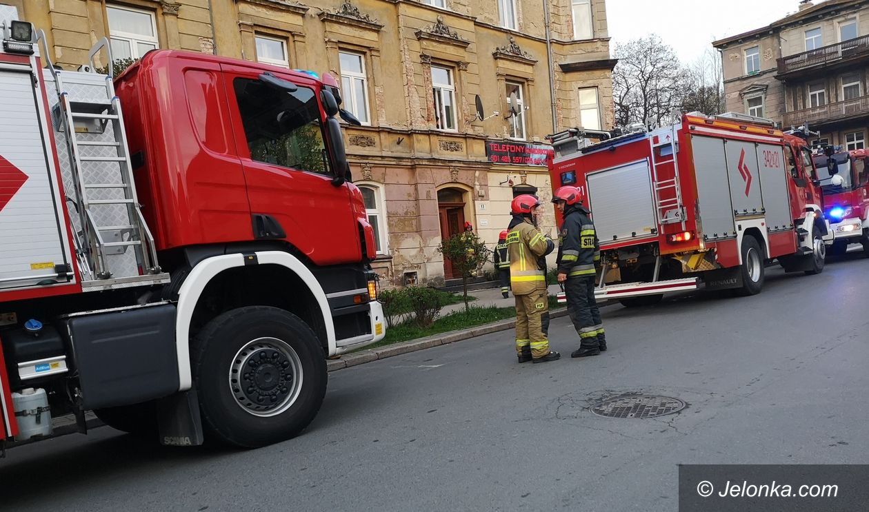 Jelenia Góra: Interwencja służb na ulicy  Klonowica