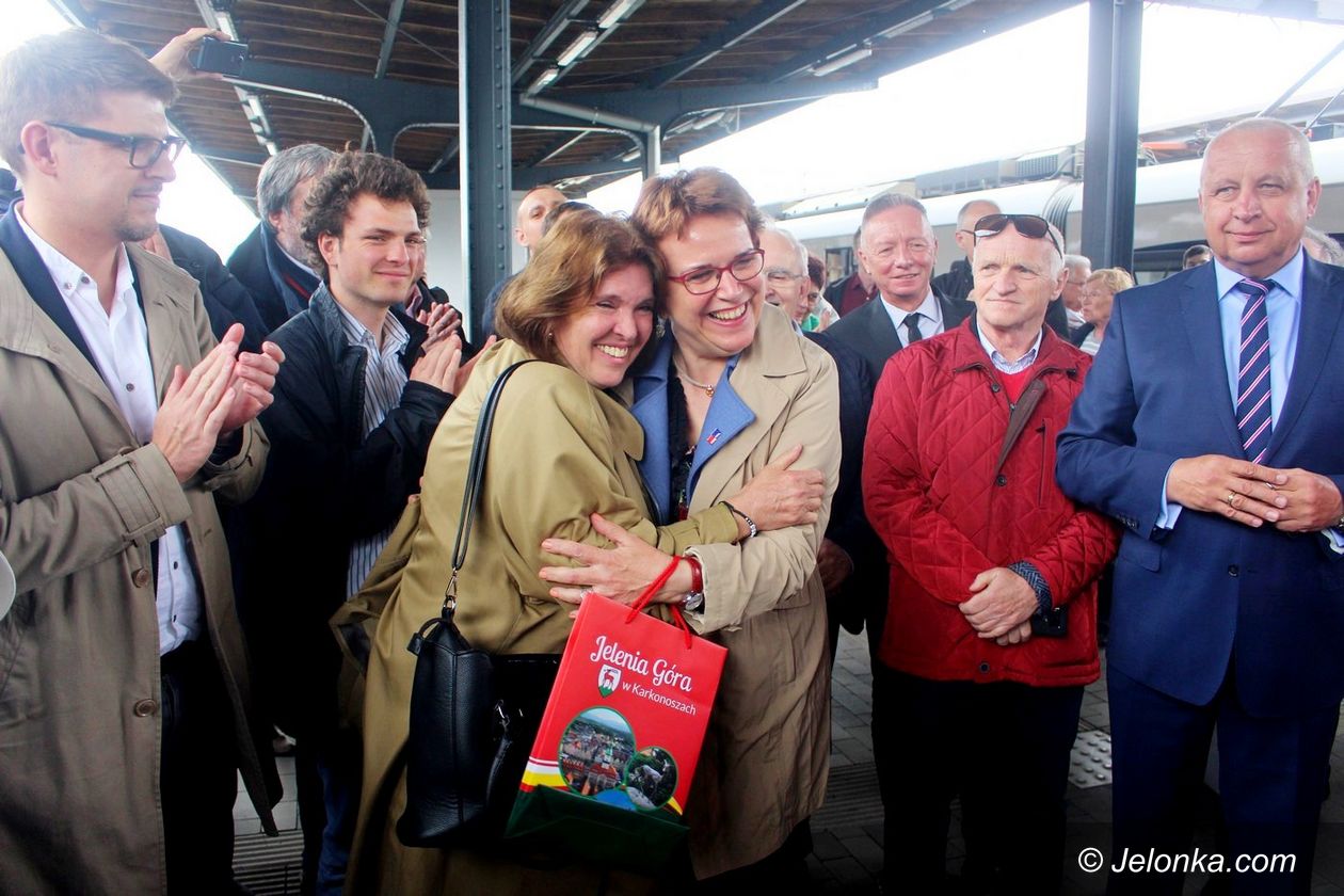 Jelenia Góra: Socjaliści pociągiem w kampanii wyborczej