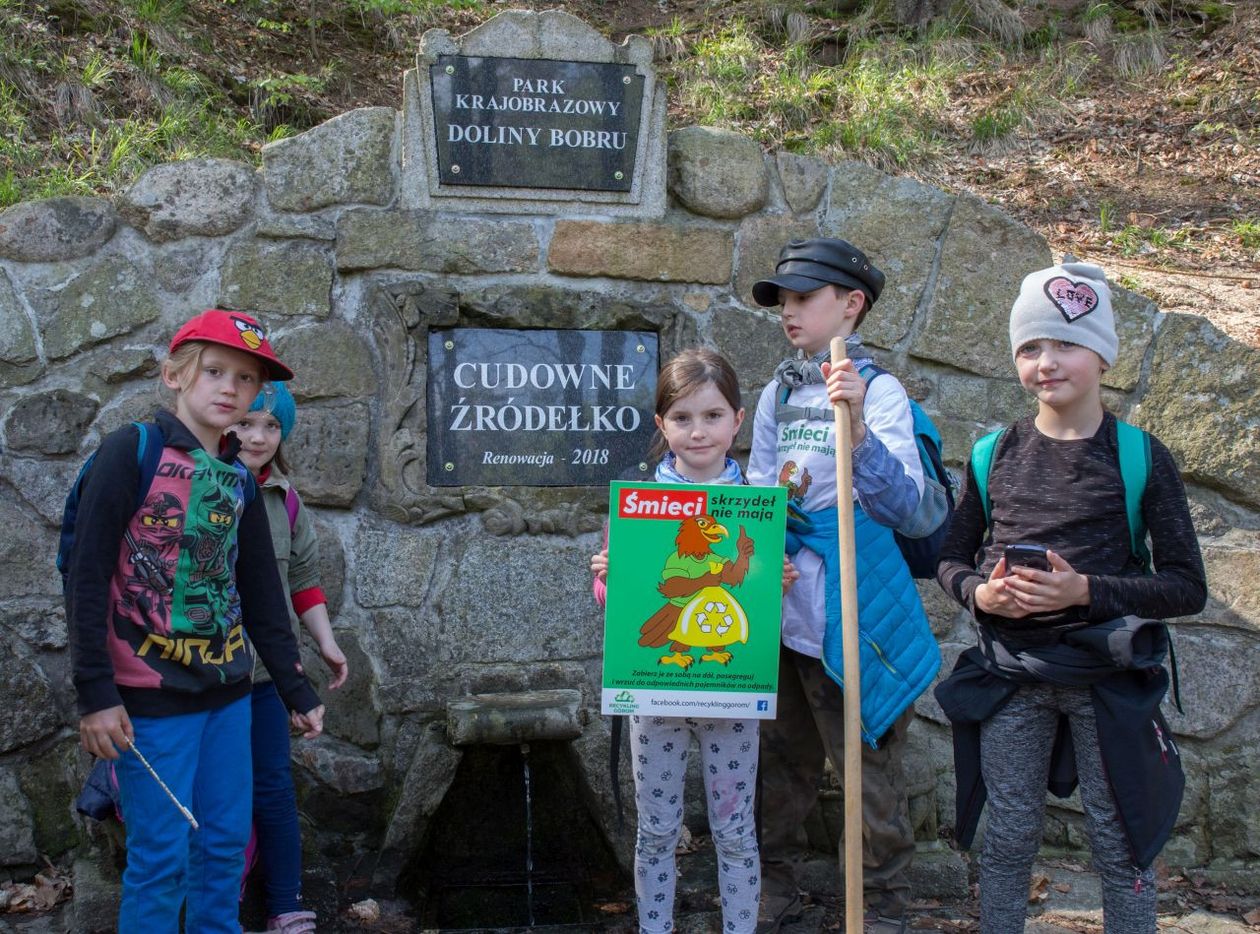 Powiat: Dzień Flagi na szlaku