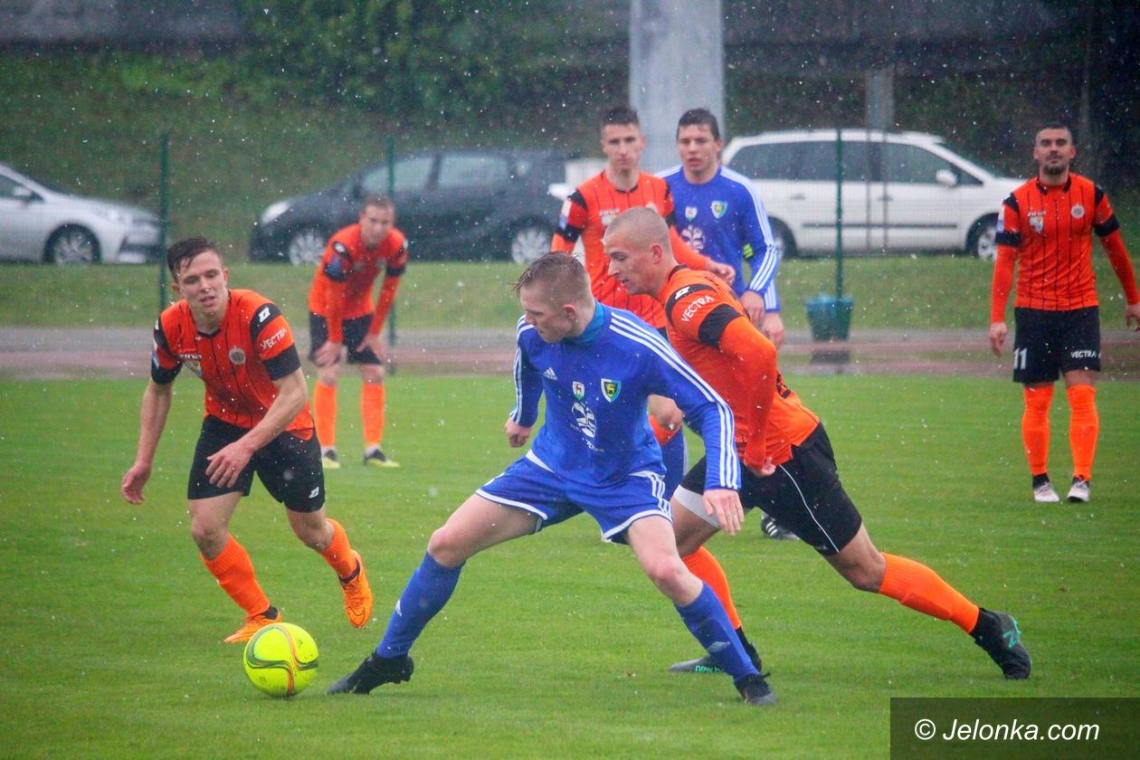 Jelenia Góra: Chrobry zdecydowanie lepszy