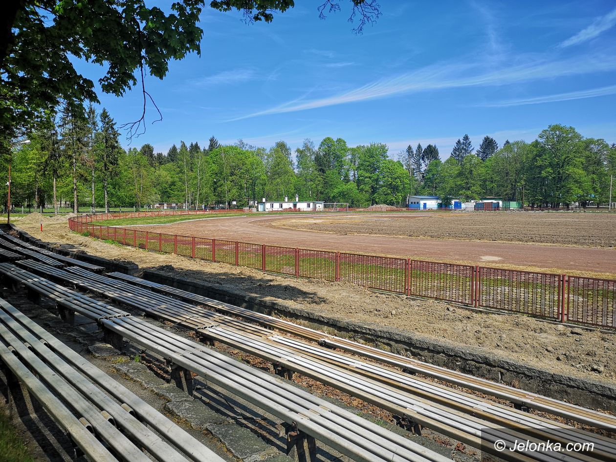Jelenia Góra: Trwa remont stadionu przy ulicy Lubańskiej