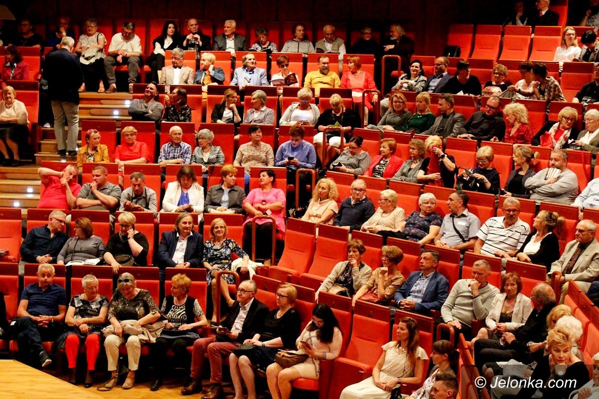 Jelenia Góra: Gruziński chór z Batumi zachwycił publiczność