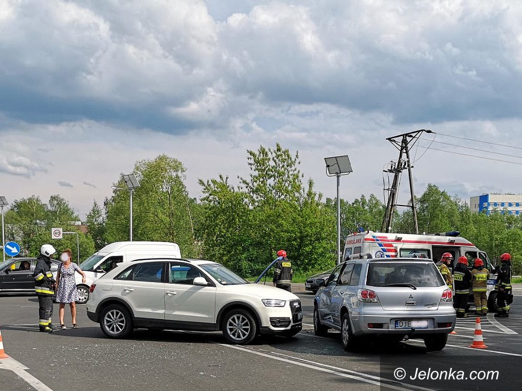 Jelenia Góra: Zderzenie w pobliżu Urzędu Skarbowego