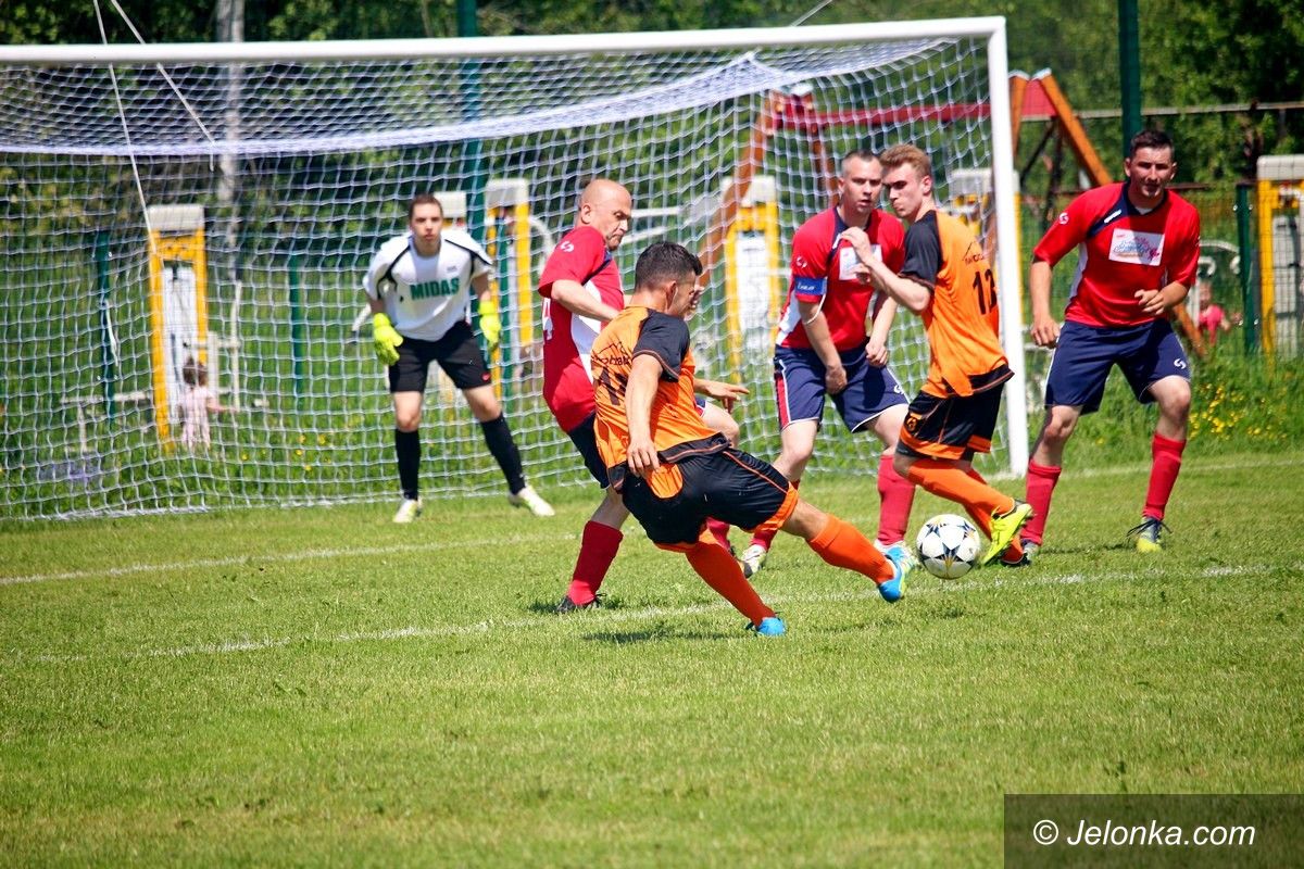 Jelenia Góra: Awans i baraże uciekają