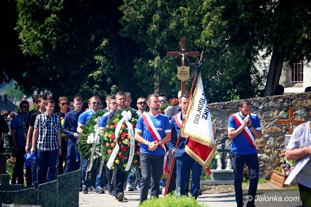 Jeżów Sudecki: Pożegnali Tadeusza Chwałka – prezesa Lotnika