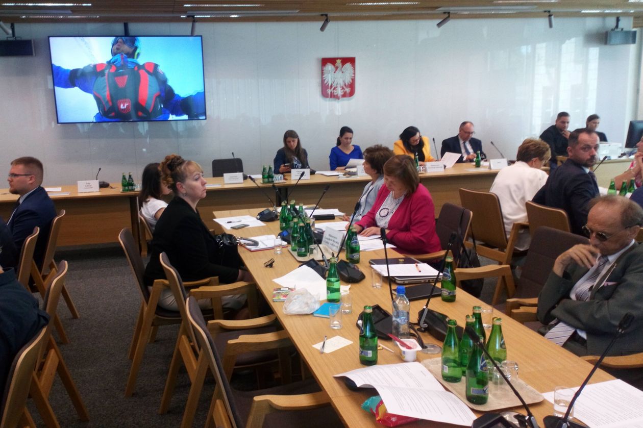 Warszawa: W Sejmie o Karkonoszach i turystyce osób niepełnosprawnych