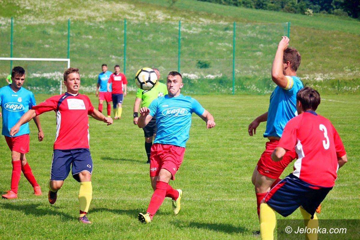 Czernica: Hit kolejki dla gości