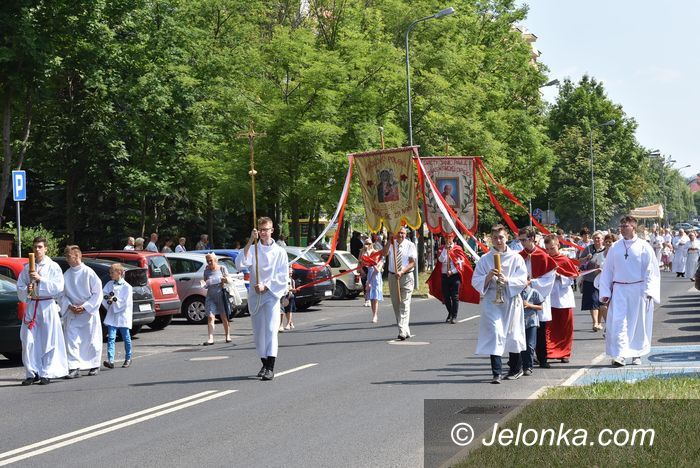 Jelenia Góra: Procesja na Zabobrzu