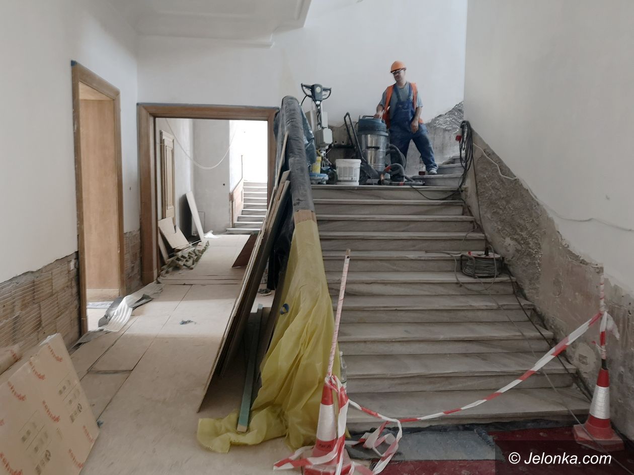 Jelenia Góra: W Ratuszu praca wre