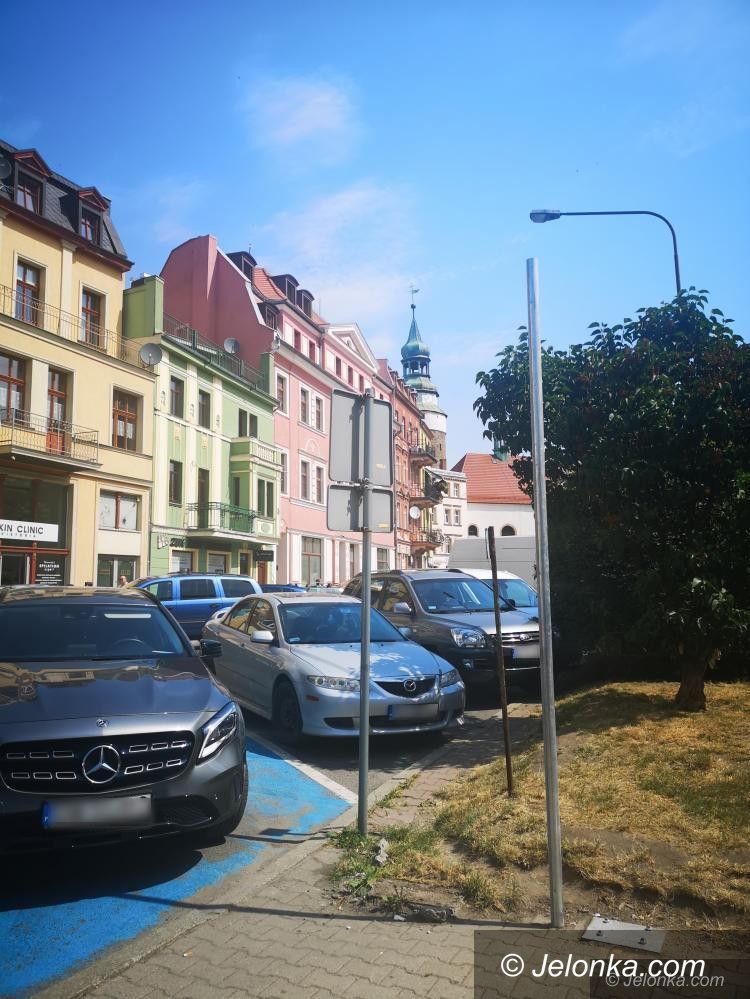 Jelenia Góra: Parkowanie w mieście (chwilowo) darmowe?