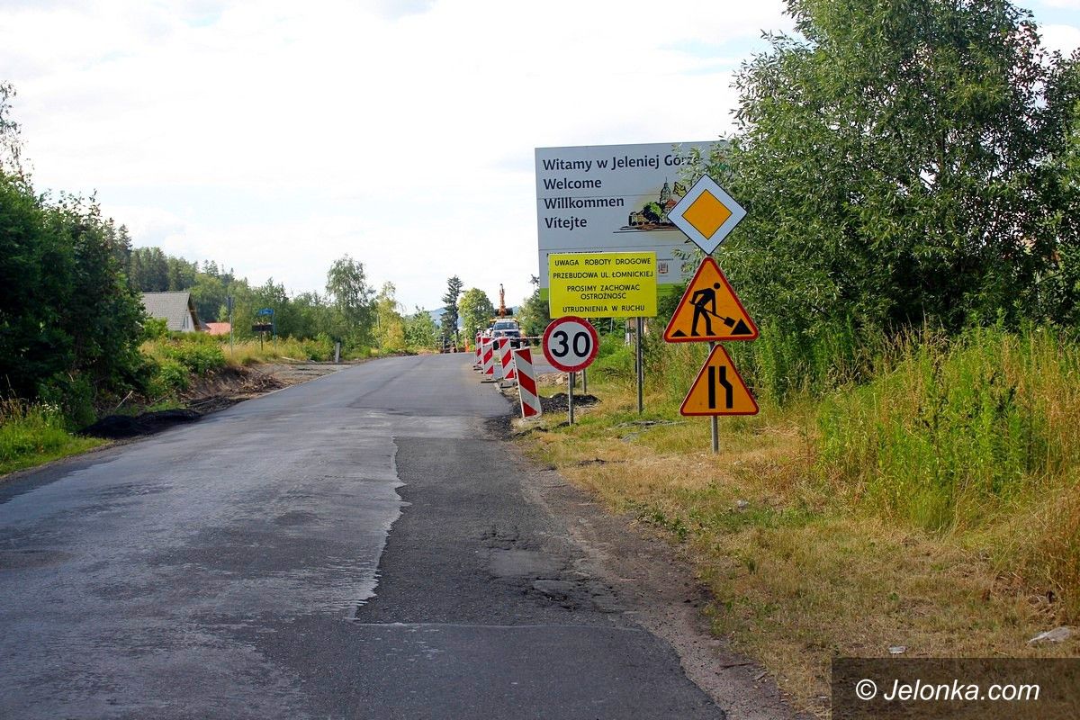 Jelenia Góra: Remont ulicy Łomnickiej bliżej finału