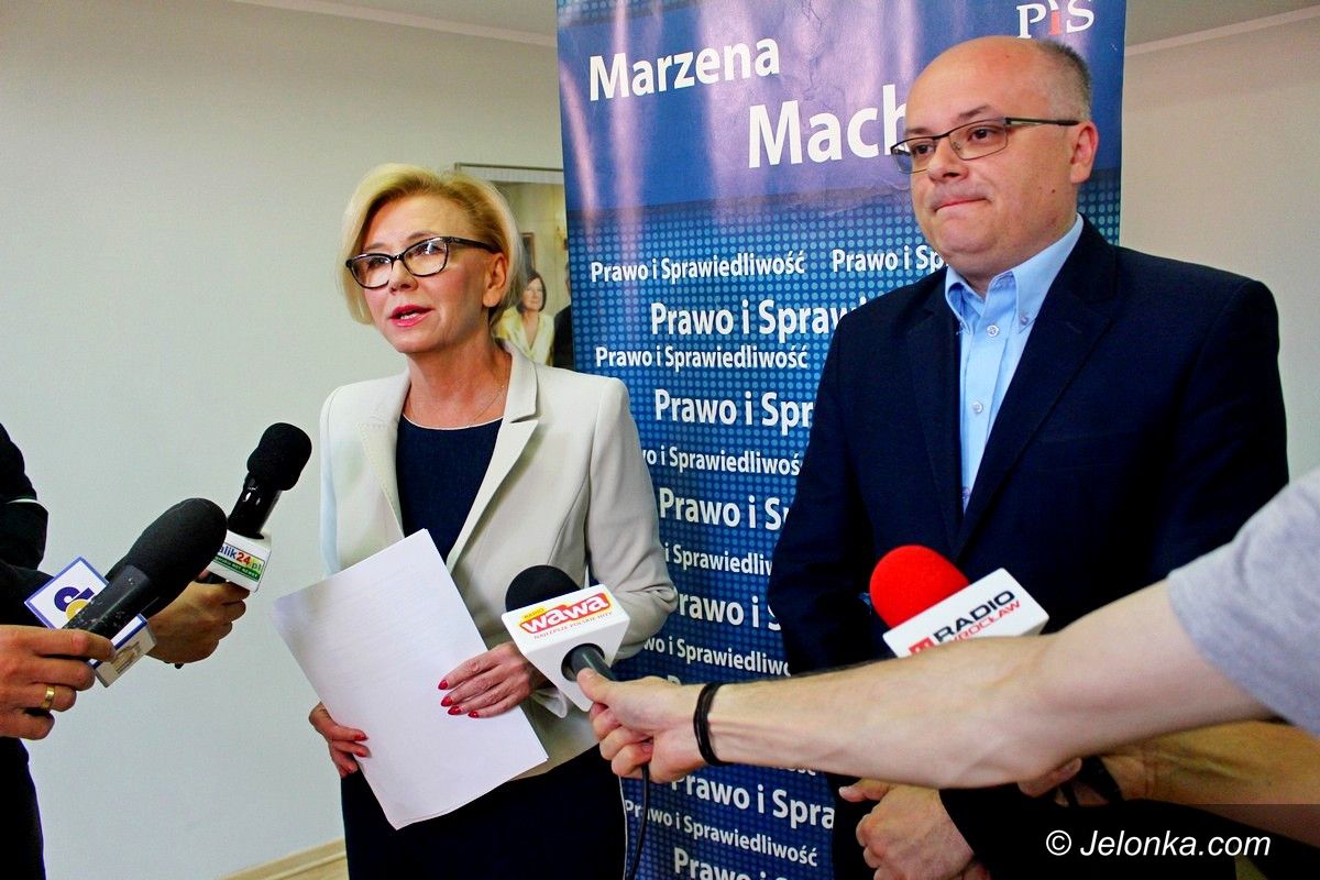 Jelenia Góra: Politycy PiS spokojni o oświatę