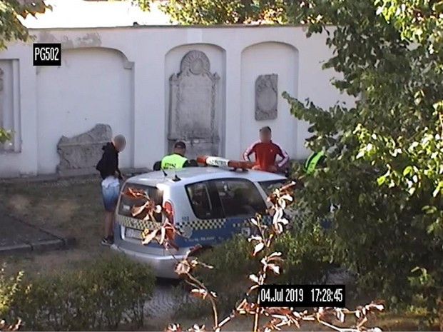 Jelenia Góra: Bezmyślny "parkour" – są mandaty
