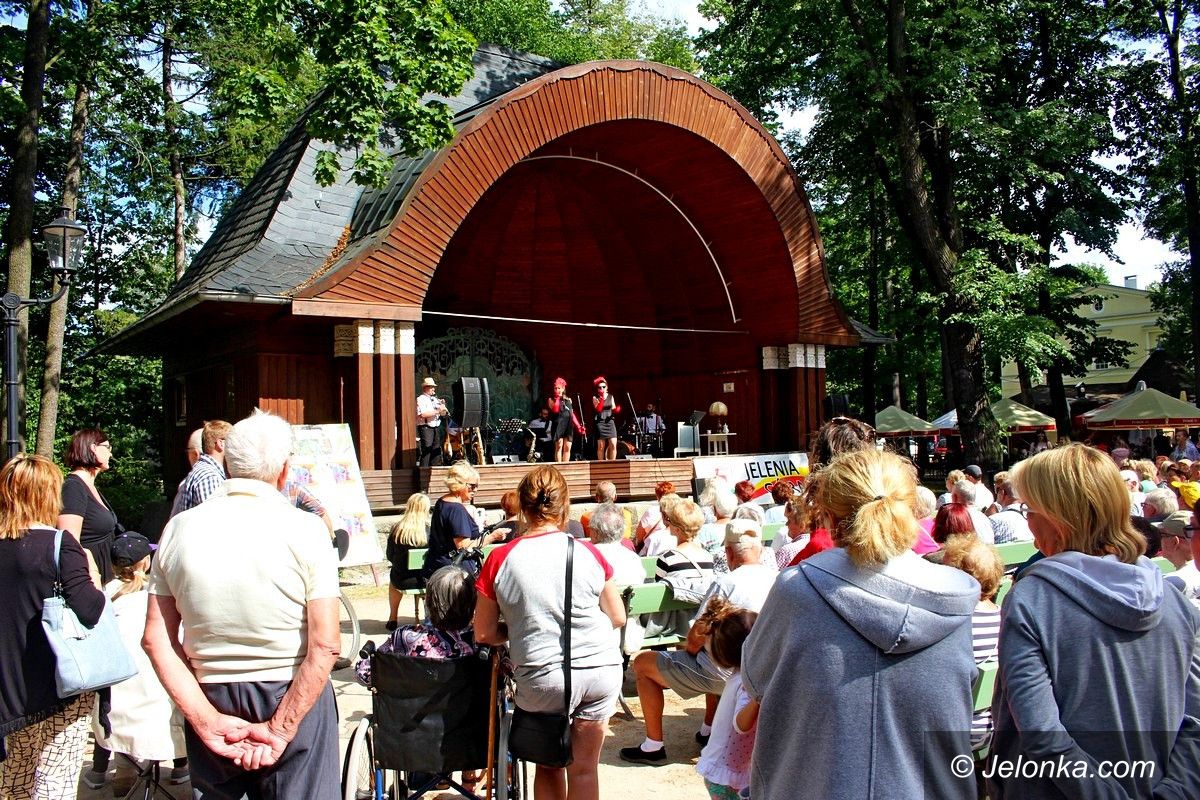 Jelenia Góra: Muzyka retro w Parku Zdrojowym