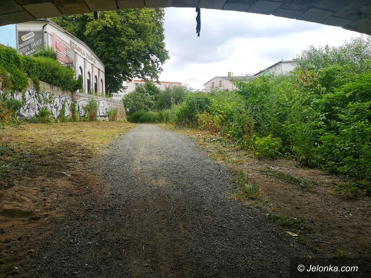 Jelenia Góra: Skosili pobocza
