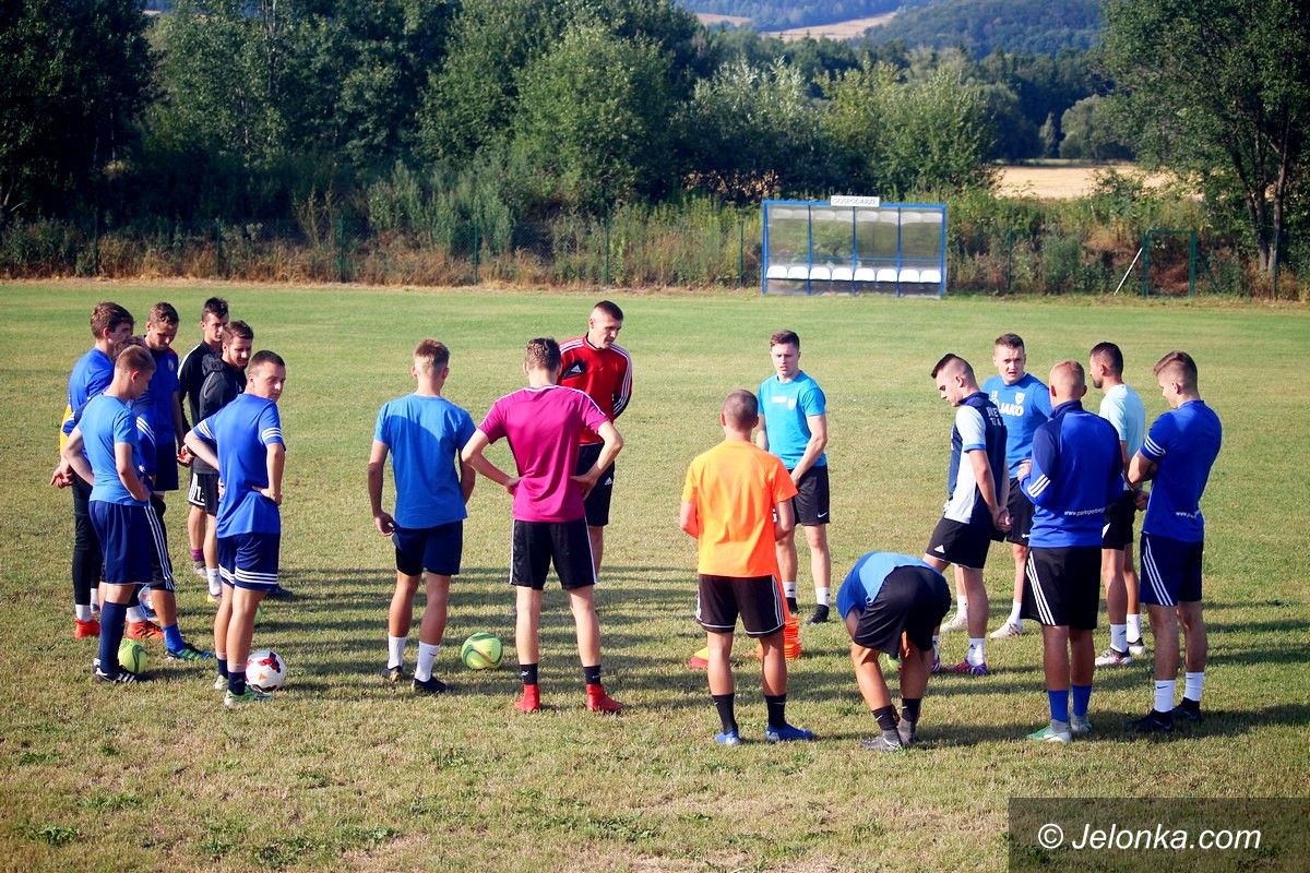 Jelenia Góra: Nowi piłkarze w Karkonoszach – w sobotę sparing