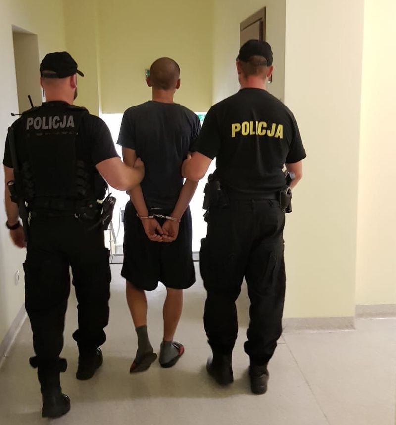 Jelenia Góra: Zamaskowany sprawca włamywał się i kradł