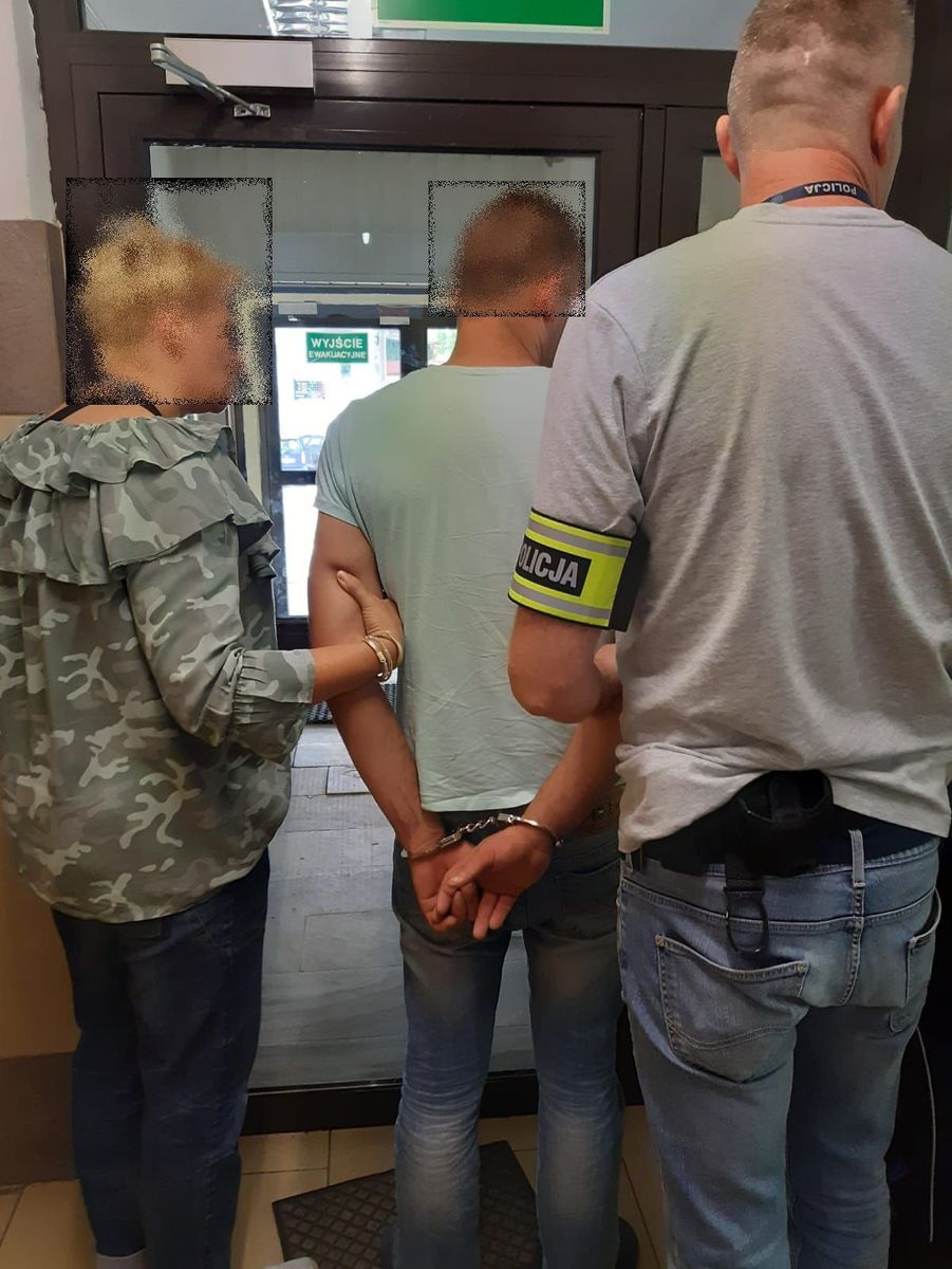 Jelenia Góra: Zastraszyli i okradli – został zatrzymani